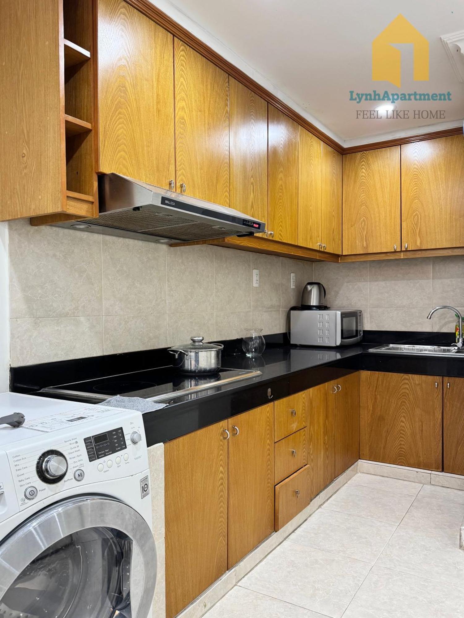 Lynhapartment Free Pool Near Tsn Airport Spacious Apartment