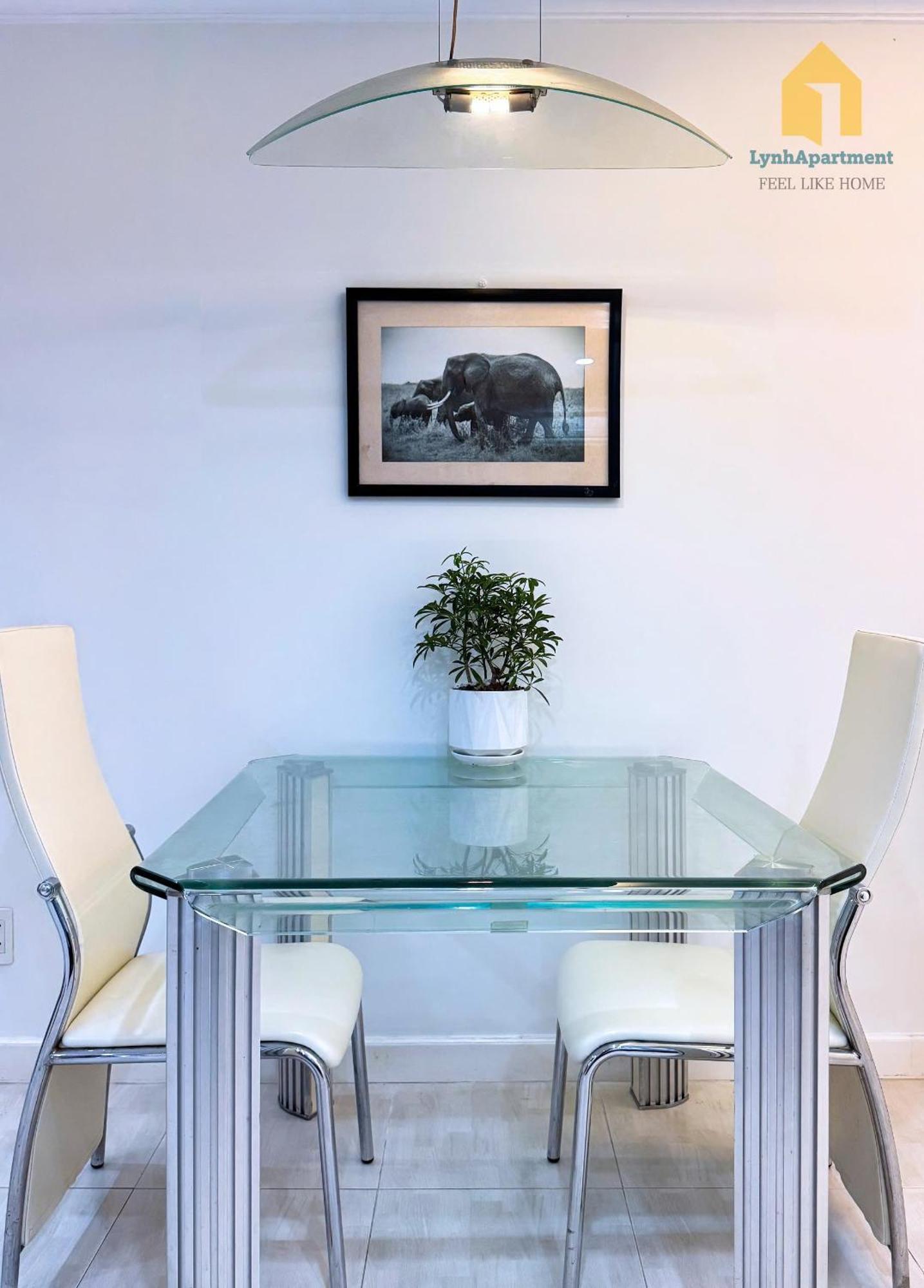 Lynhapartment Free Pool Near Tsn Airport Spacious Apartment